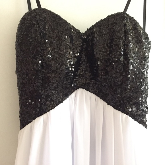 Windsor Hi-Low Black/White Prom Dress - Picture 4 of 8